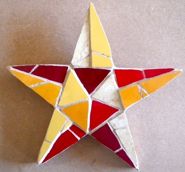 Juldekorationer för att göra egna hantverk keramiska gula röda partiklar kakelstjärnor