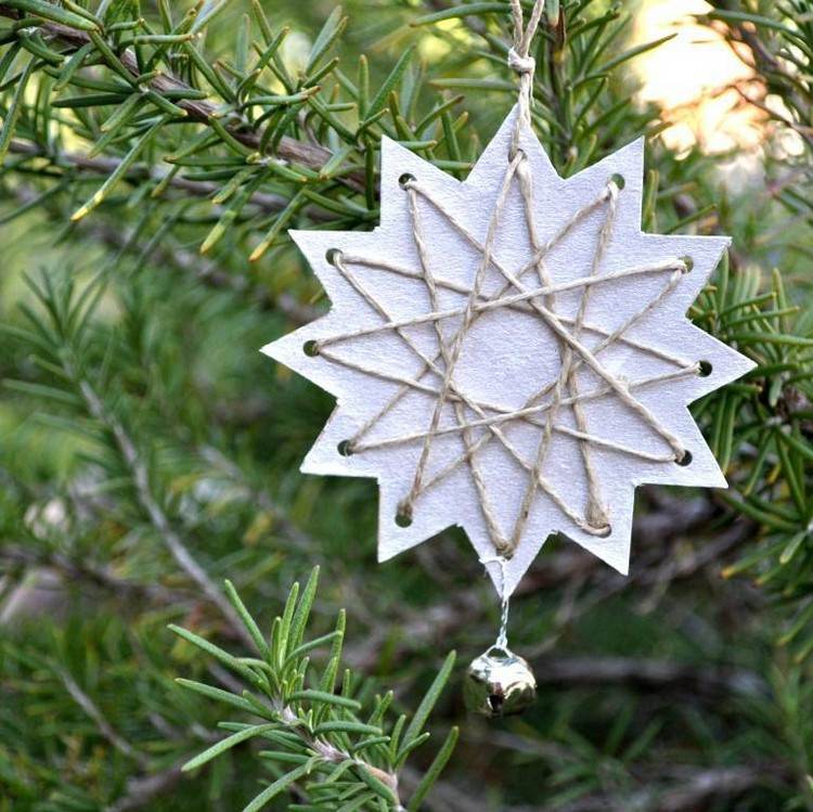 juldekorationer-gör-det-själv-kartong-stjärnor-julgran-dekorationer