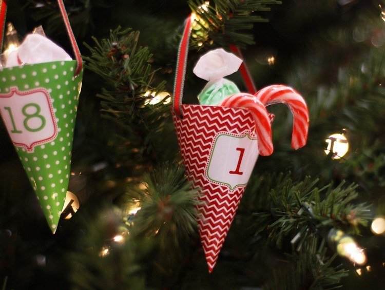 julpynt-gör-det-själv-advent-kalender-godis-påsar
