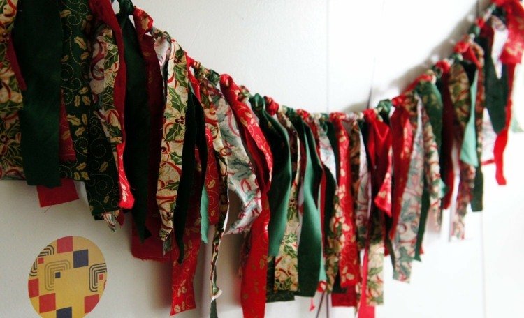 juldekorationer och idéer krans rödgrön traditionell tyg ränder