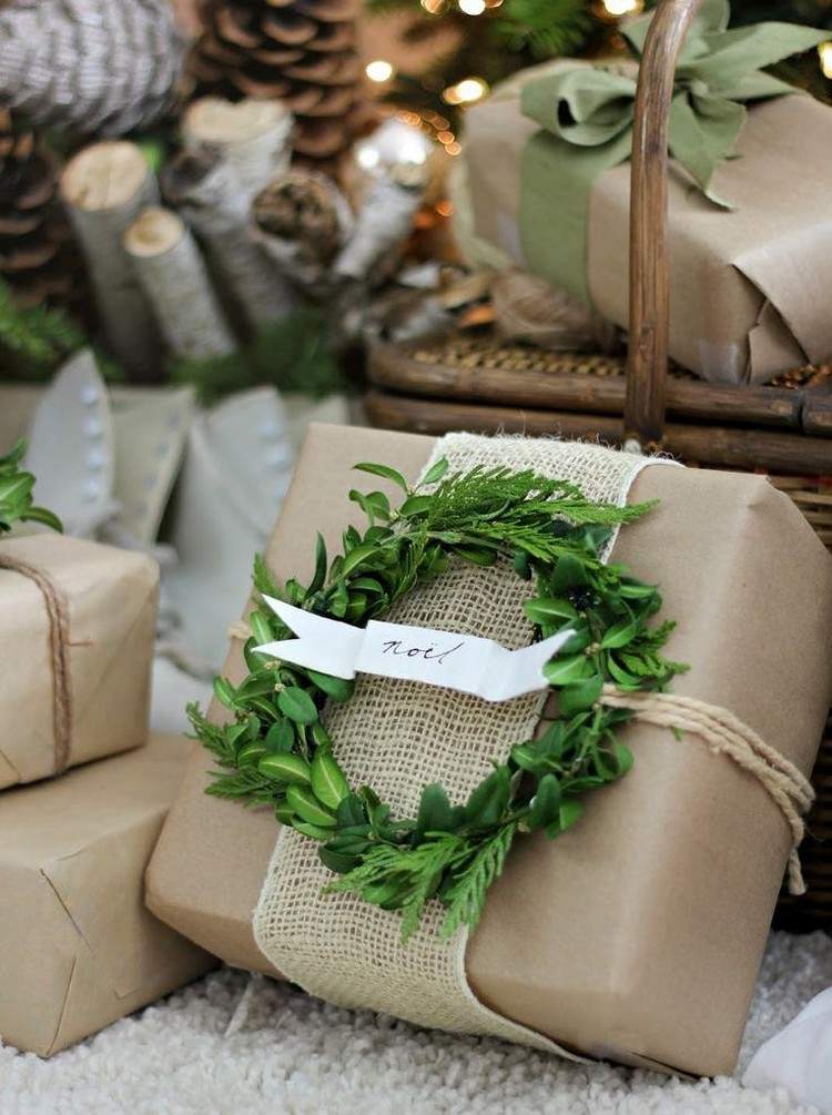 jul-present-inslagning-idéer-kraft-papper-garn-krans-jute band