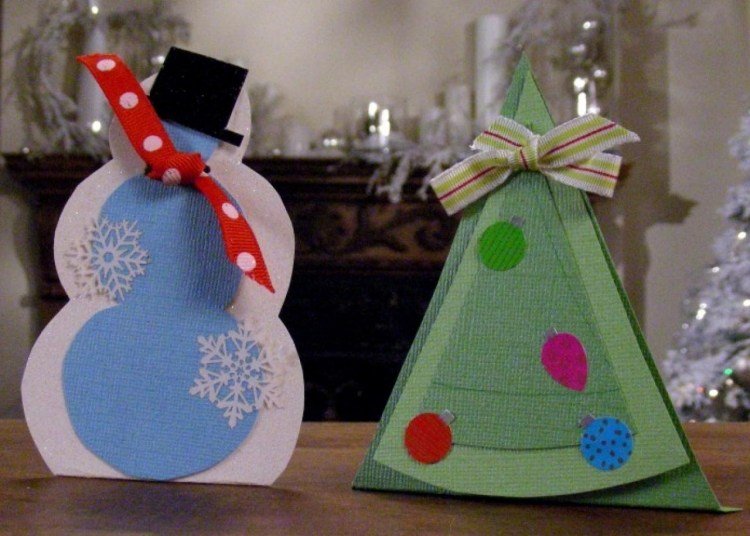Julkort-gör-det-själv-pyssel-instruktioner-diy-cut-out-snögubbe-jul-träd-kartong-papper