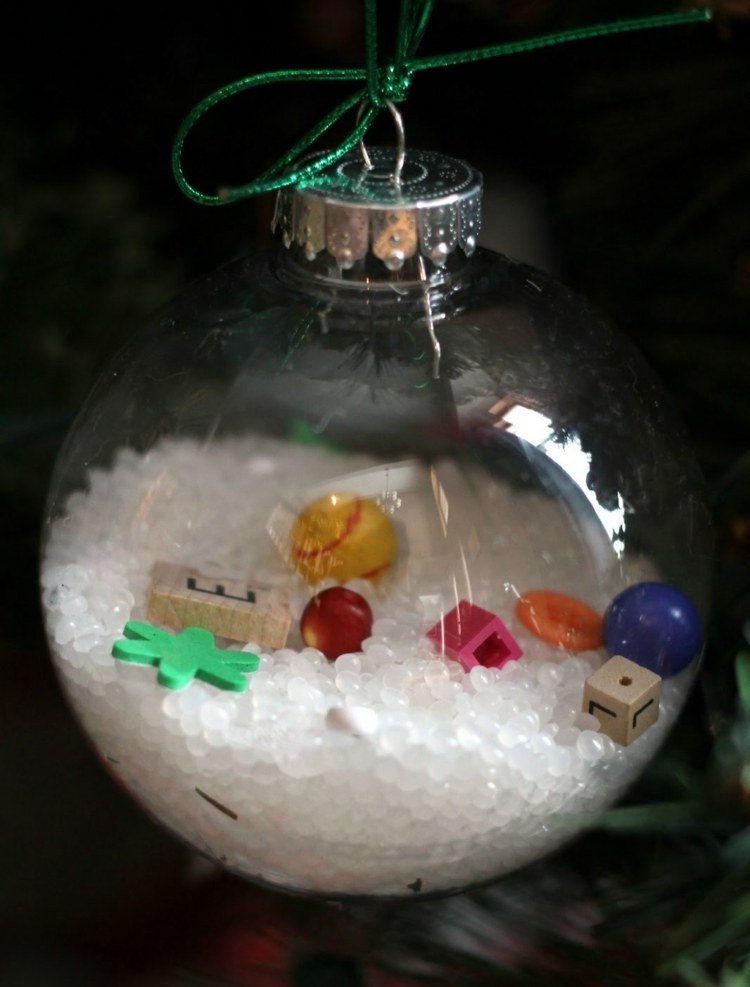 julbollar för att fylla barn-tinker-pärlor-vita-leksaker