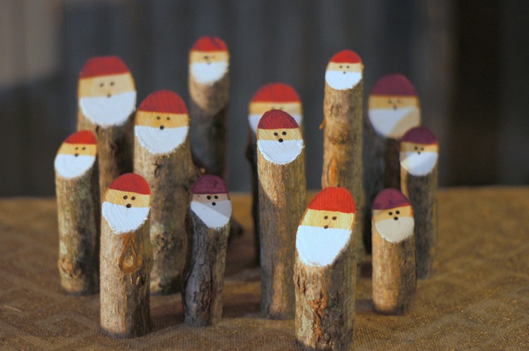 jultomten-tinker-träd-stammen-kreativ-enkel-idé