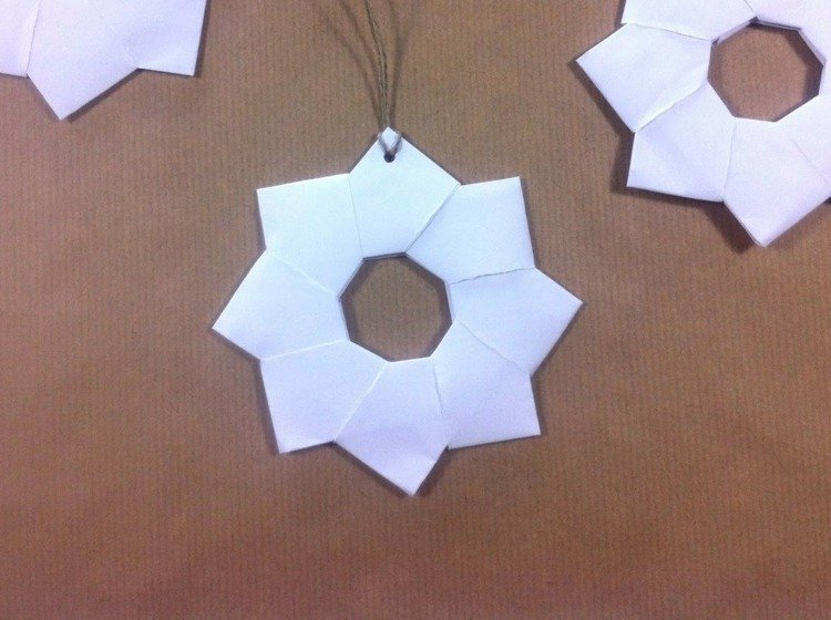 Julstjärnor pysslar originalpapperring origami