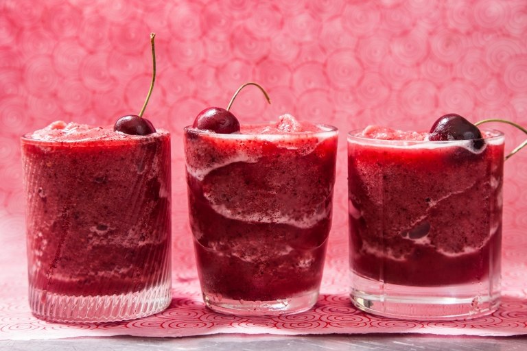 Körsbär Rödvin Slushie Recept Sommarkocktails Gå ner i vikt Lågkolhydrat