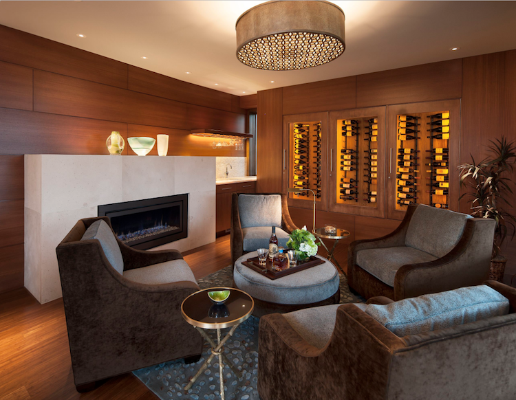 vinkällare-byggnad-modern-design-vin-skåp-belysning-vardagsrum