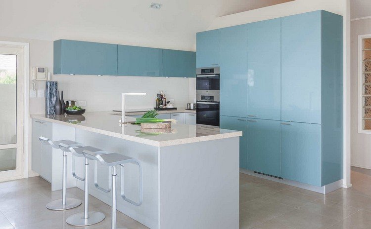 vilken-färg-kök-modern-högglans-pastell-blå-SOPHISTICATED-SIMPLICITY-Poggenpohl