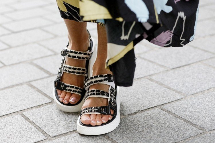 Dad Sandals Trend 2021 vilka skor är trendiga i sommar