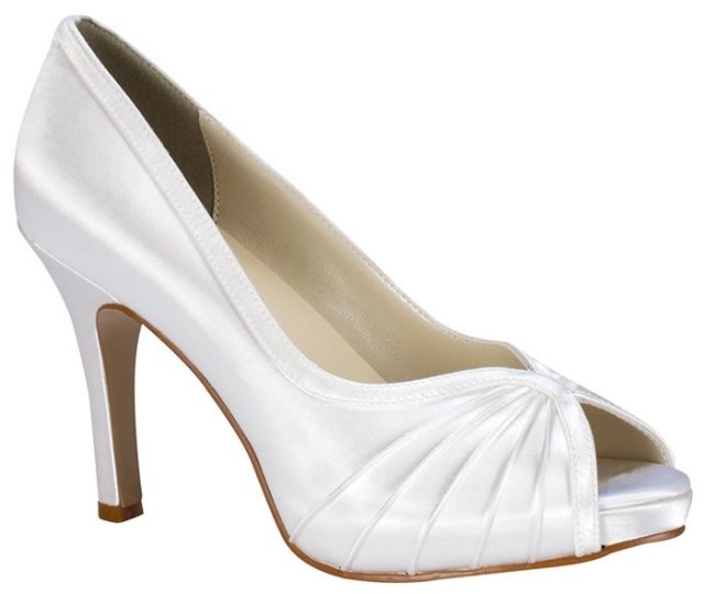 klassiska-pumps-med-ljus-plattform-satin-skor-för-bröllopet