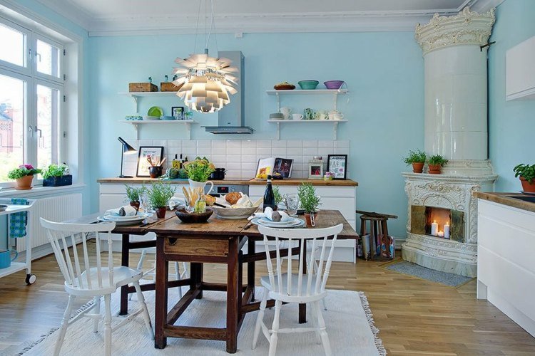 väggfärg för kök ljusblå vintage spis hörn matbord kakel
