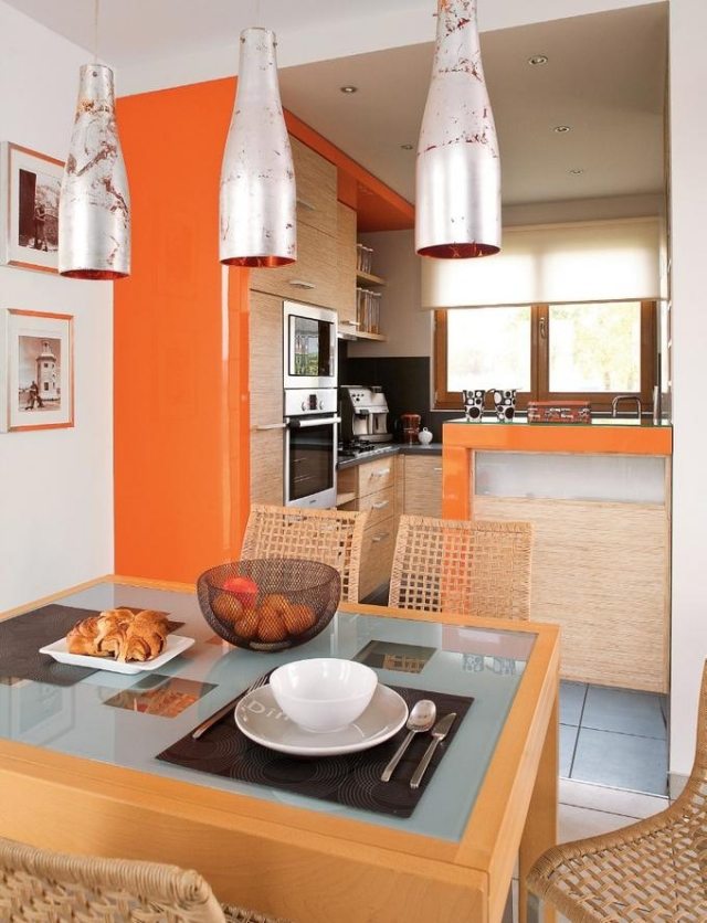 vägg-färg-kök-idéer-orange-lönn-skåp