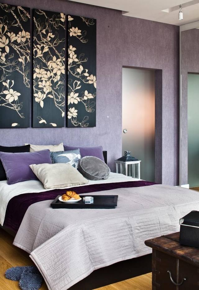 väggfärg-sovrum-lila-dekoration-blommotiv