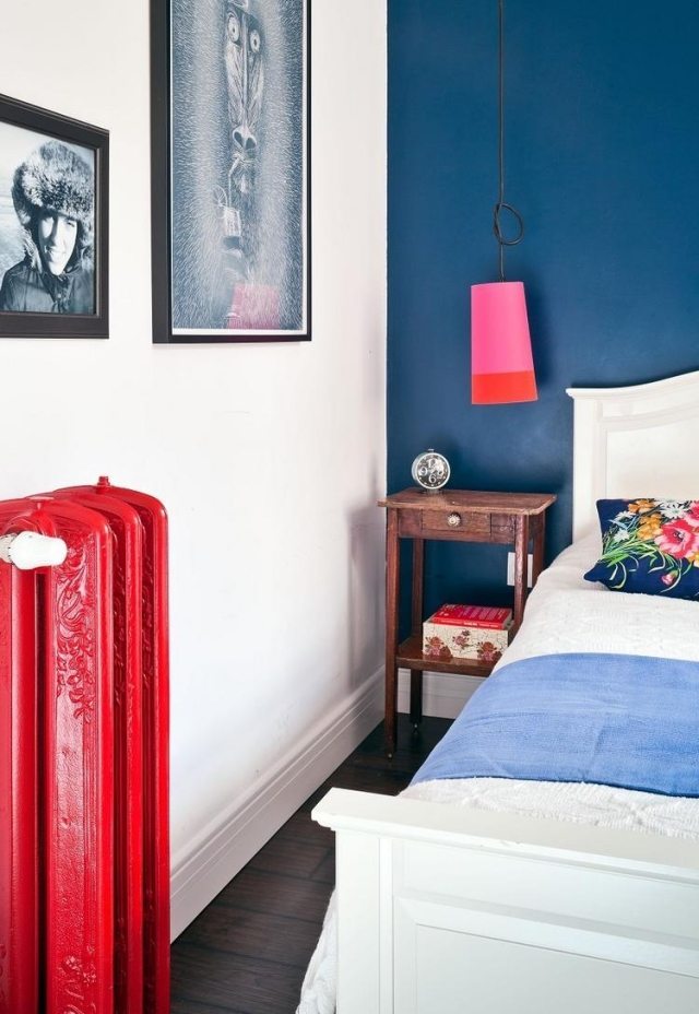 väggfärg för sovrum koboltblå-vit-rödmålad radiator