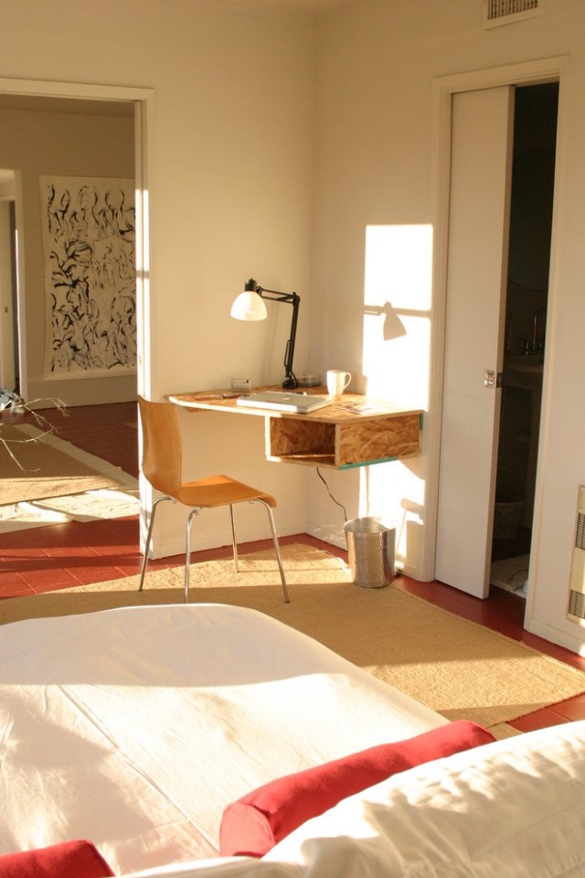 Hörnbord av plywood-ungdomsrumsmöbler för att lära sig designidéer