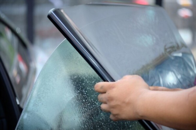Solskyddsfilm för i bilen skyddar mot värme