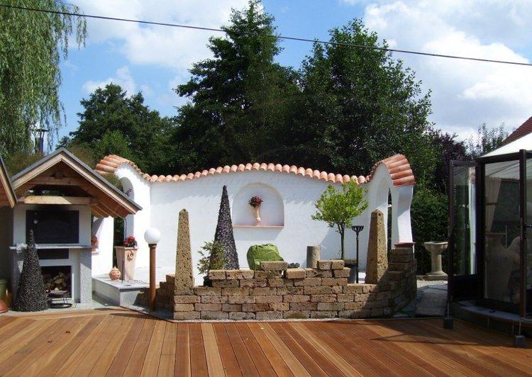 vilken-trä-terrass-tips-medelhavs-trädgård-design-trädgård-dekoration-tegel