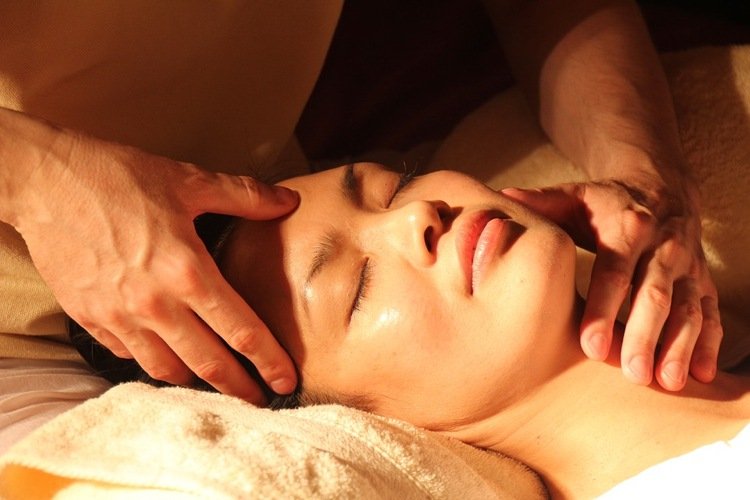 hälsocenter helg organisera massage par