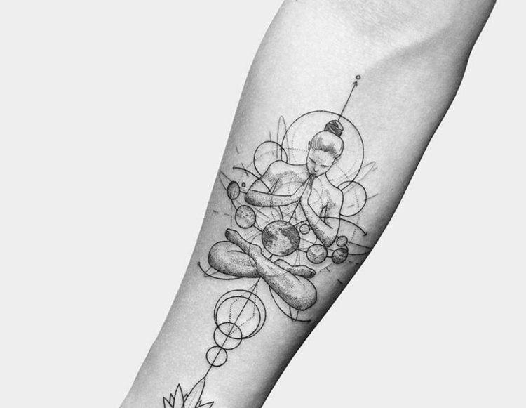 Mandala tatueringar som betyder rymdtatuering motiv underarm