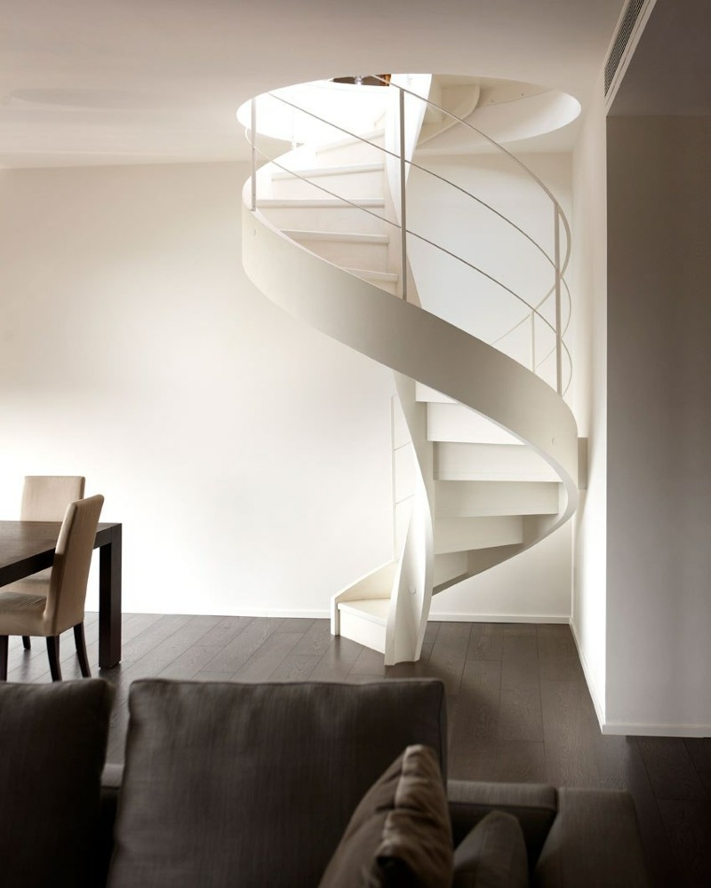 design spiraltrappa matsal vardagsrum vitt trappor betong