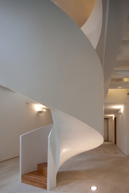 Spiraltrappa - modern arkitektur från Portugal -nära