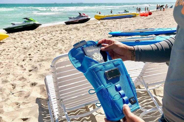Dölj värdesaker på stranden skydd strand säkert pengar stash resor semester väska vattentät värdesaker pass