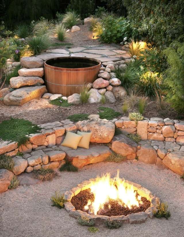 Badkul eldstaden trädgård bänk sten bubbelpool