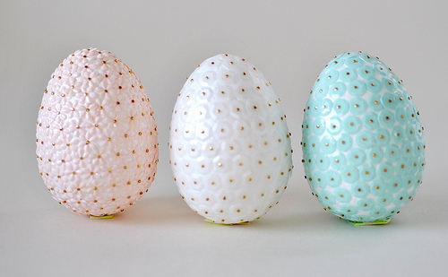 Påskdekoration pastellfärger dekorerade ägg