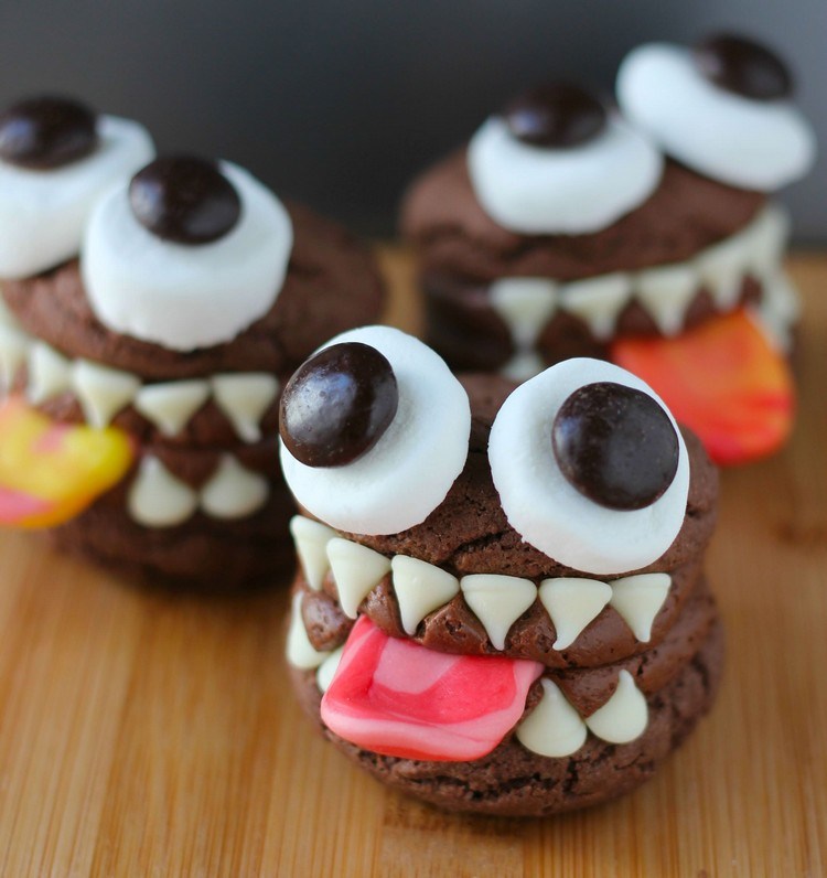 Whoopies själva gör barns födelsedagsmonster-choklad-ögon-kola-tunga
