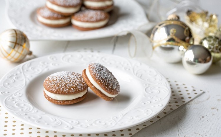 whopies-gör-själv-pepparkakor-vinter-jul-florsocker-gräddeost