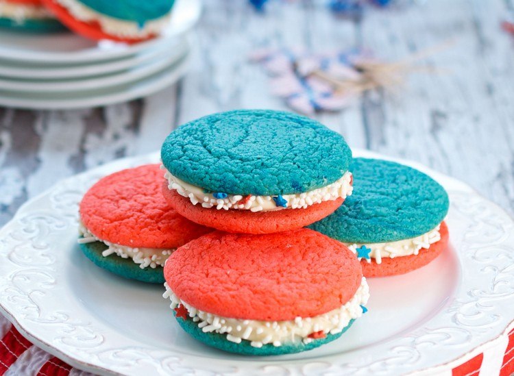 Whoopies gör amerikansk-kex-fyllning-röd-vit-blå