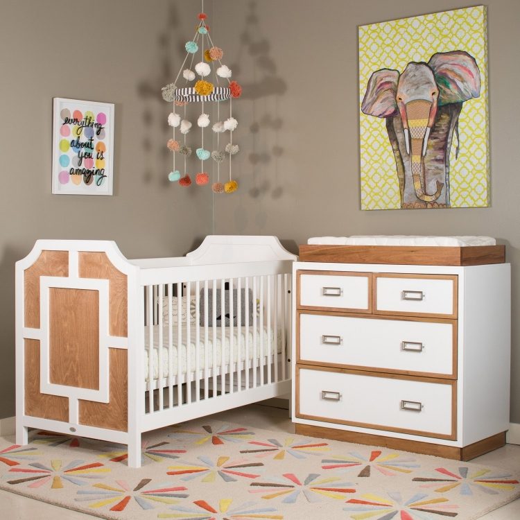 Skötbord i barnrummet -max-trä-vit-ljus-elefantmatta