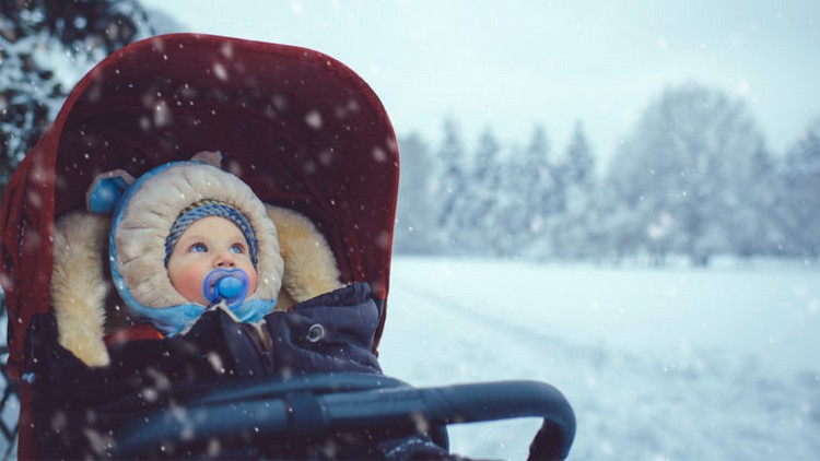 Hur man klär sitt barn ordentligt i vagnen på vintern