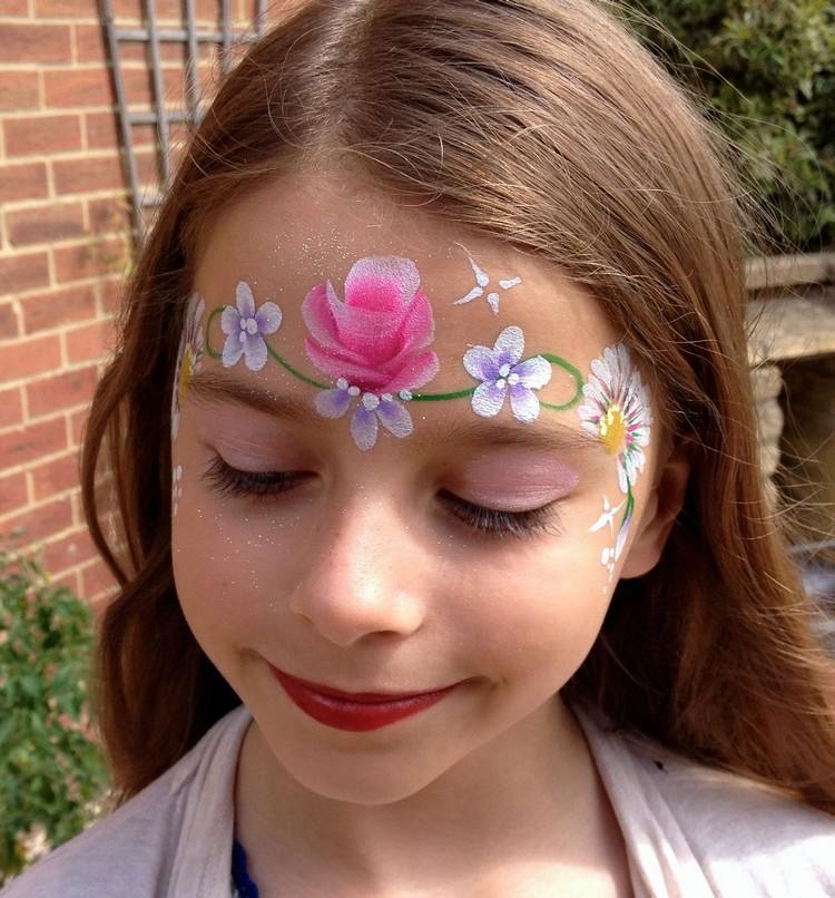 Blomma krona barns make-up idé att imitera karneval