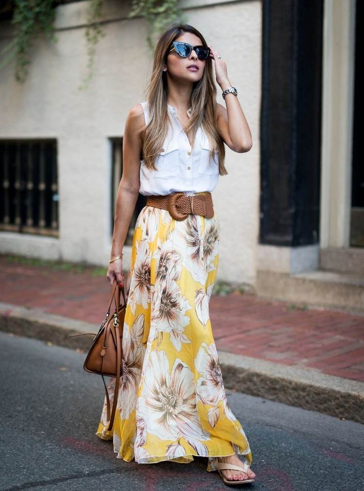 Sommarklädsel lång kjol med blommönster och ärmlös skjortblus