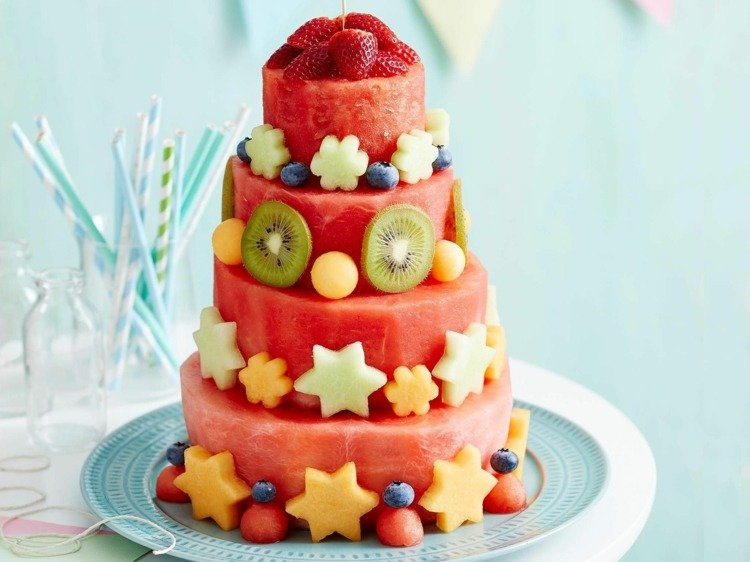 Gör din egen tårta bara av frukt - recept och förslag för att imitera