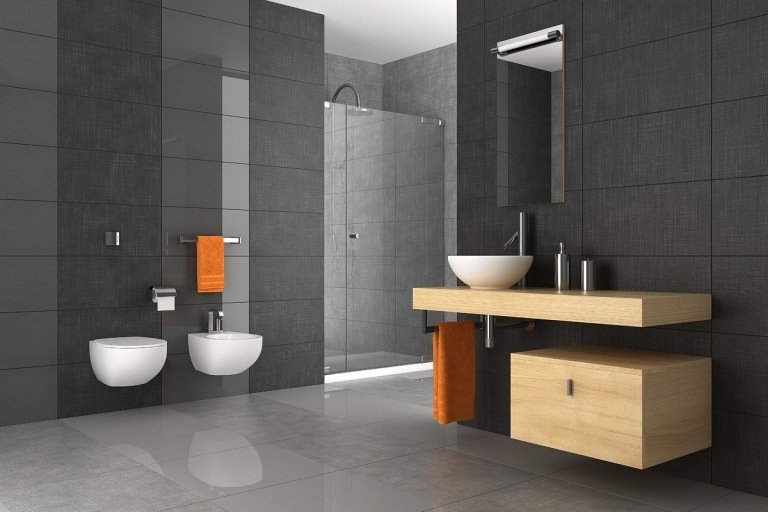 Badrum i grå moderna minimalistiska badrumsplattor träpaneldesign levande trender