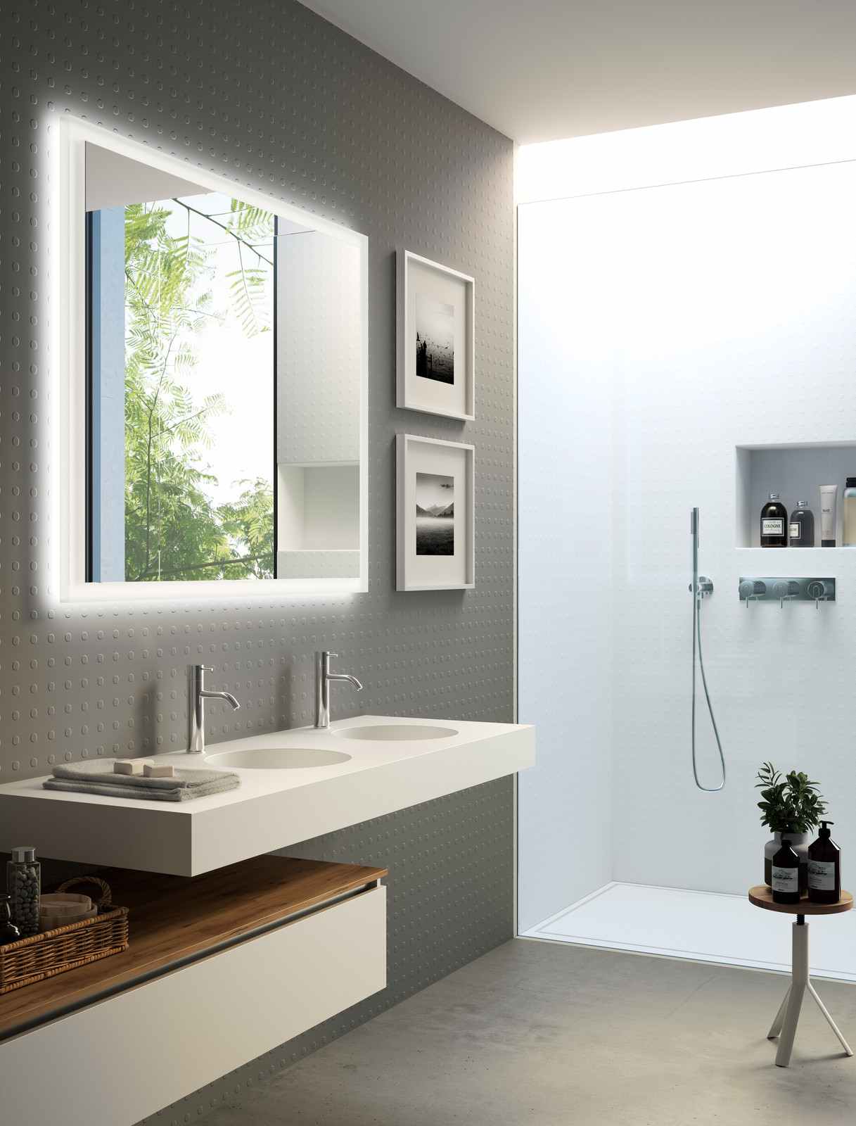 Badrum i grå väggplattor betonggolv trätillbehör spegelskåp levande trender