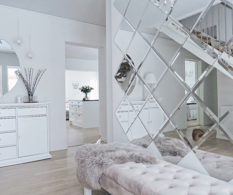 Att designa en lägenhet med spegelplattor, inreda sovrumsidéer