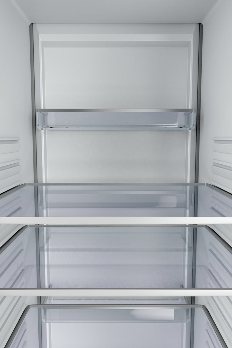 Skapa ordning i det tomma kylskåpet med ett nytt system