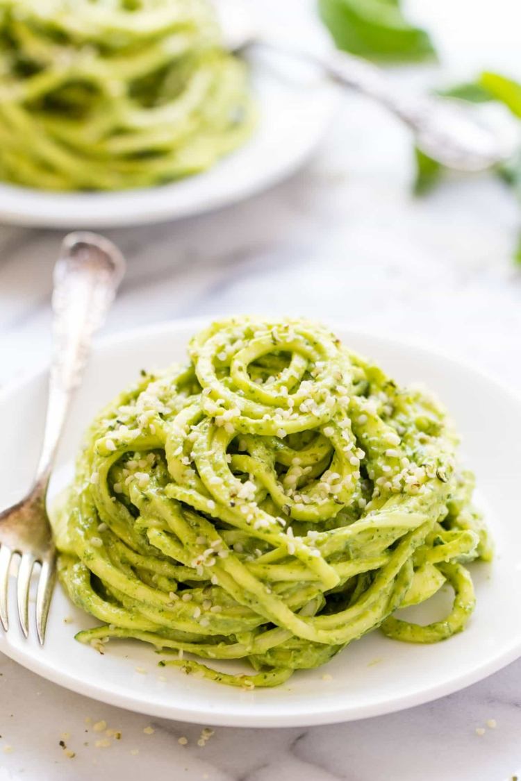 Hemlagat veganskt pestorecept på hälsosam pastasås