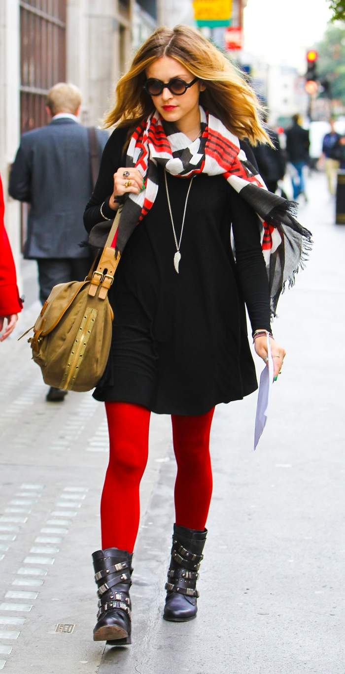 halsduk-höst-kvinnor-svart-klänning-röda-tights-fearne-bomull