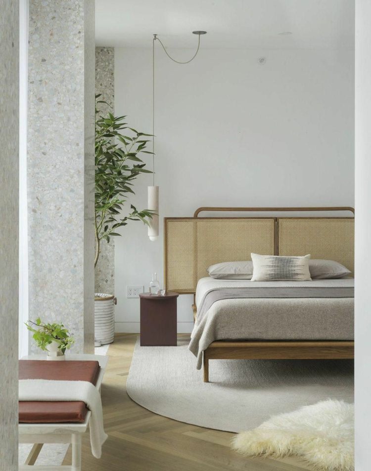 Wiensk korgverk som sänggavel för sängen med retro stil