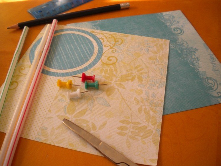 Pinwheel tinker idéer material-scrapbooking-papper-sugrör-pin nålar-penna-sax-linjal