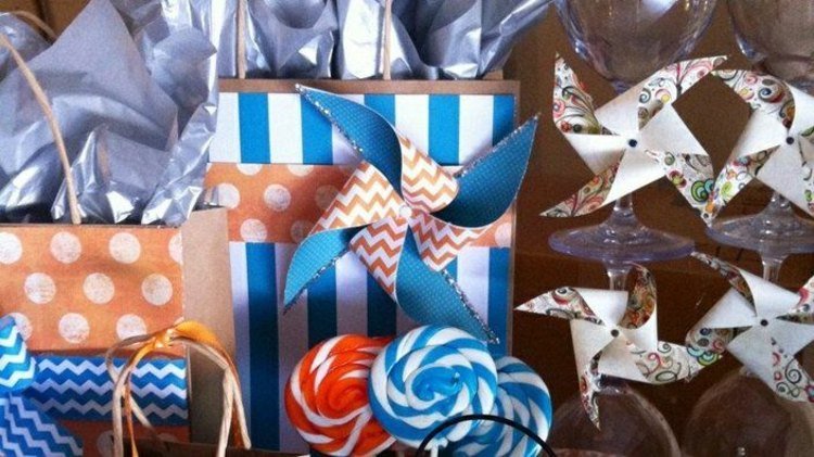 Pinwheel tinker idéer papper-fest-dekoration-blå-röd-vit-glas-presentpåse