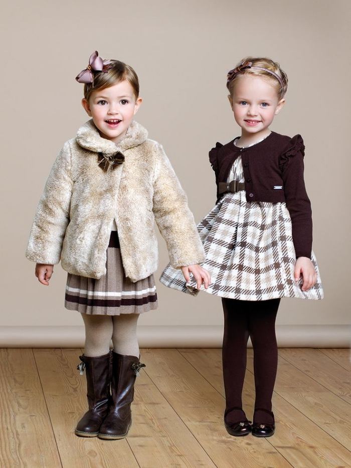 vinterkläder-tjejer-idéer-snygga-päls-kjolar-kjolar-läderstövlar
