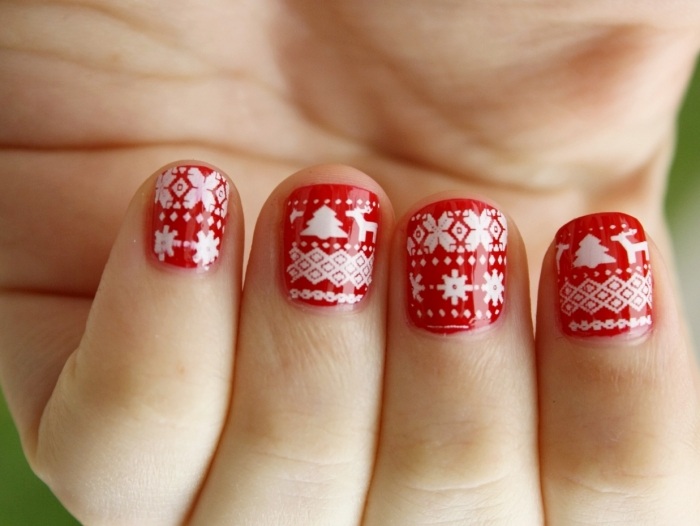 Vinter-jul-nagelkonst-fashionabelt-vintage-stickad-tröja-optik-röd-vit