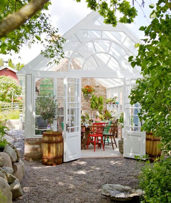 Vinterträdgård hus stil inredning design möbler trä konstruktion trädgård paviljong vit