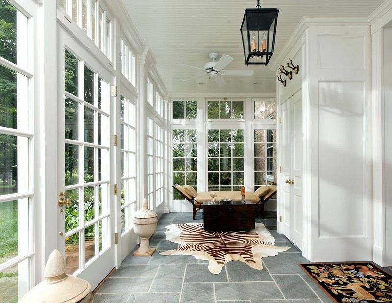 Vinterträdgård-modern-möblerad-daybed-soffbord-idéer