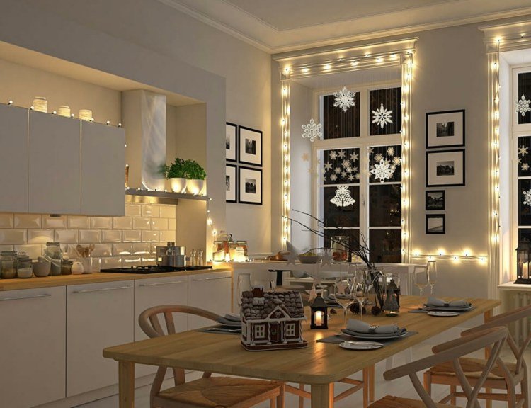 Design av fönstret med sagoljus och fönsterbilder i köket för mörka vinterkvällar